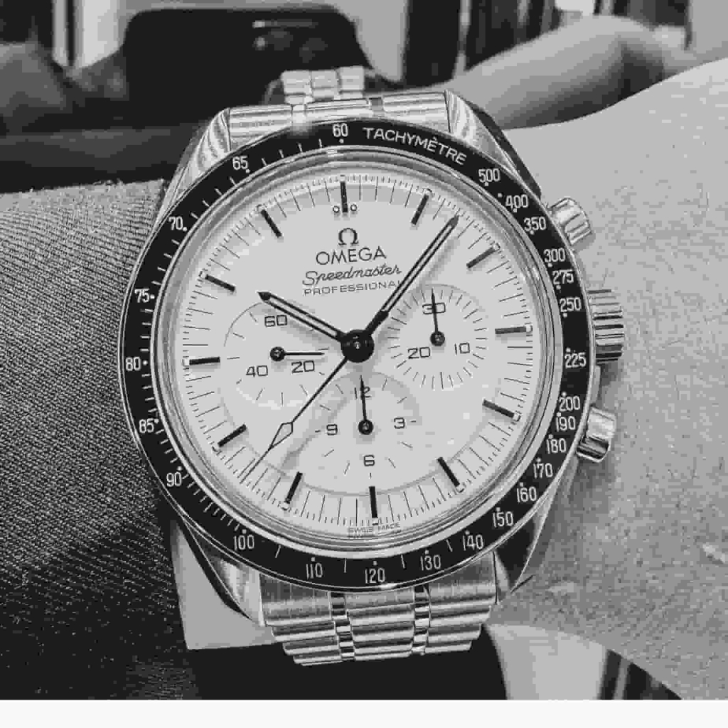 Rolex Daytona vs. Omega Speedmaster: Which Iconic Chronograph Deserves a Spot on Your Wrist? - Watches Brands - 5